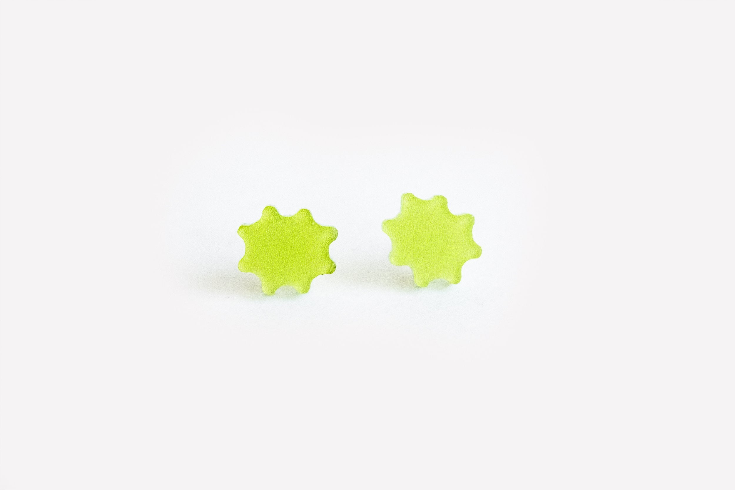 Ecoresin Scallop Earrings - Small Stud