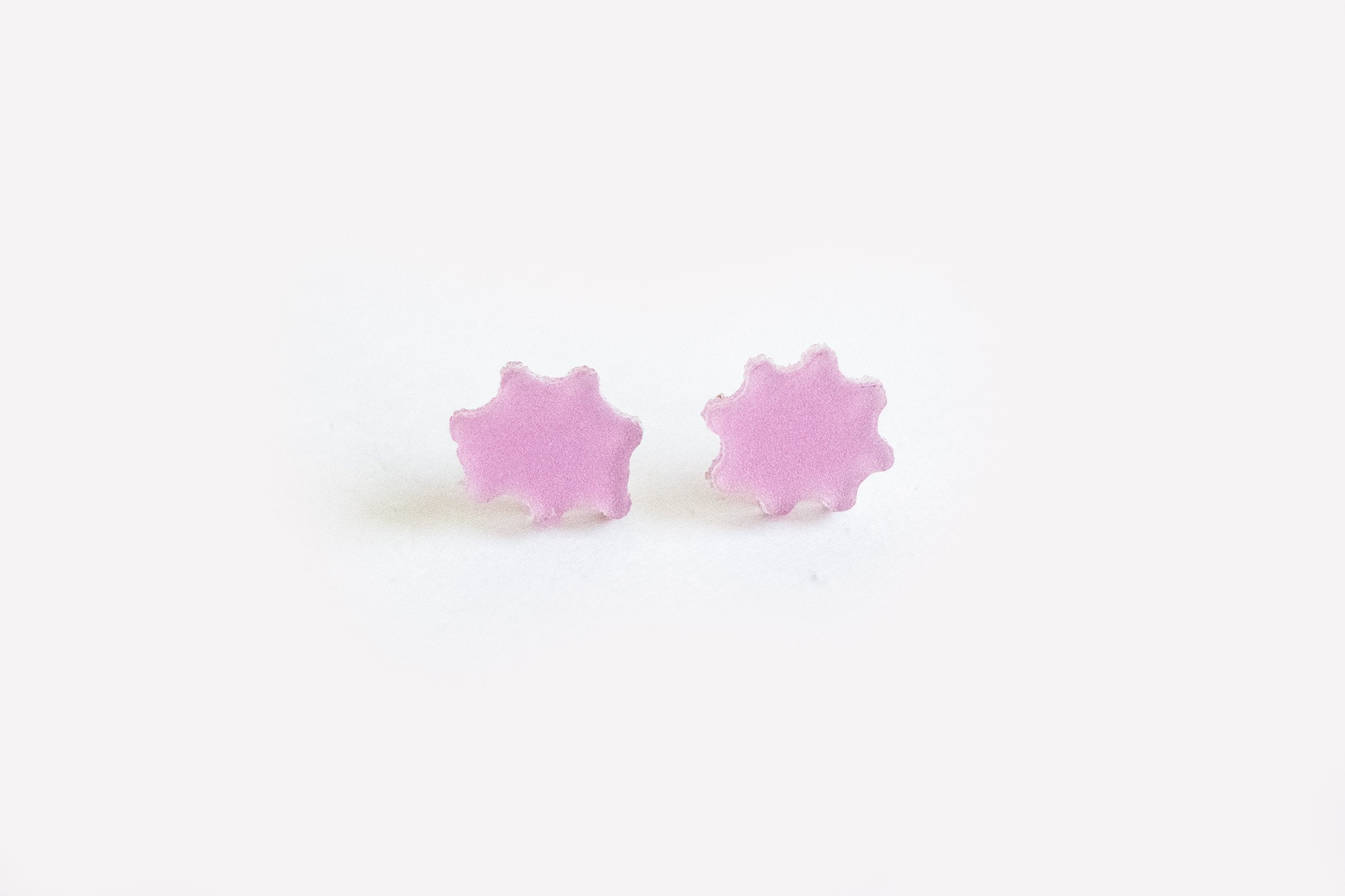 Ecoresin Scallop Earrings - Small Stud