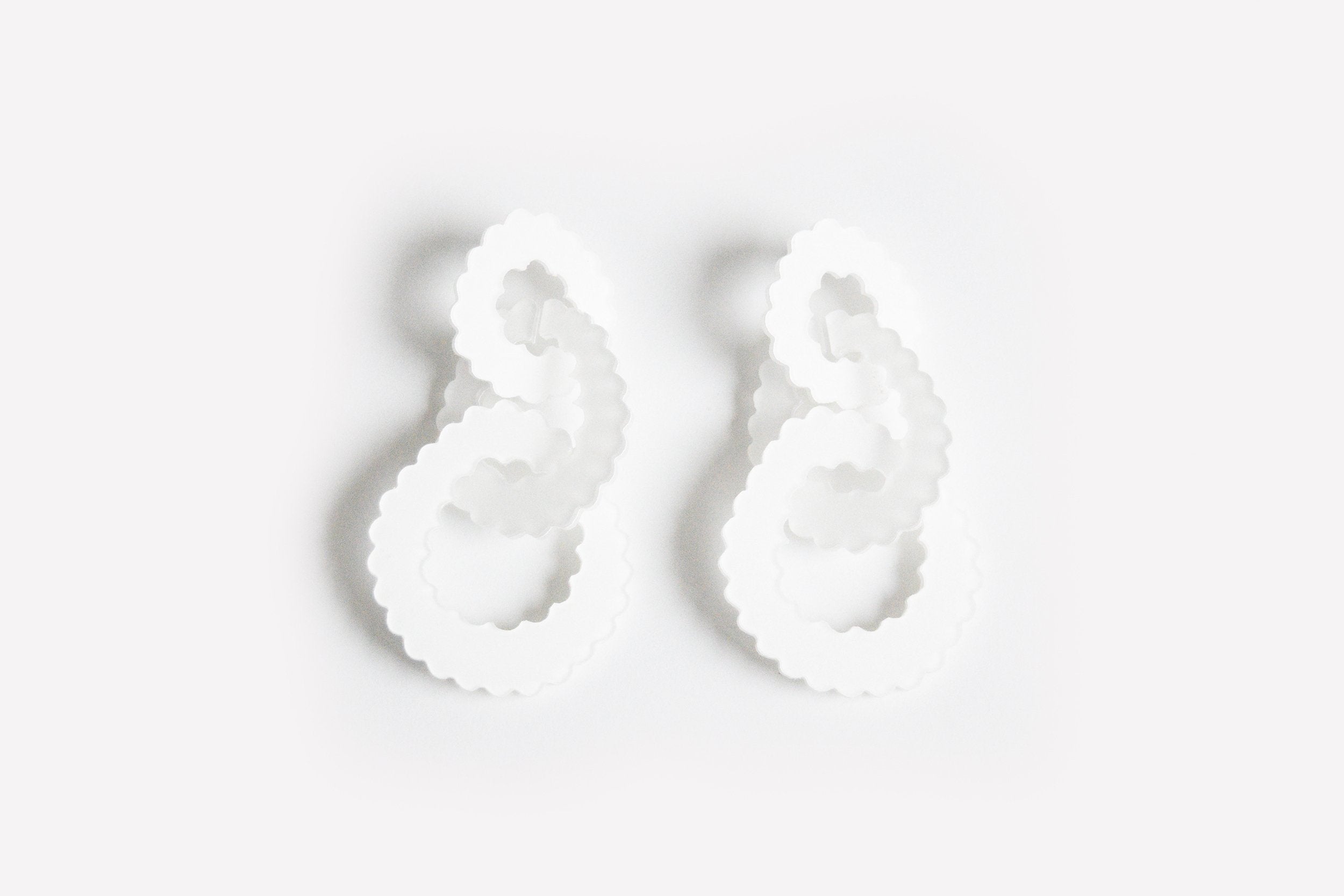 Ecoresin Scallop Earrings - Triple Link