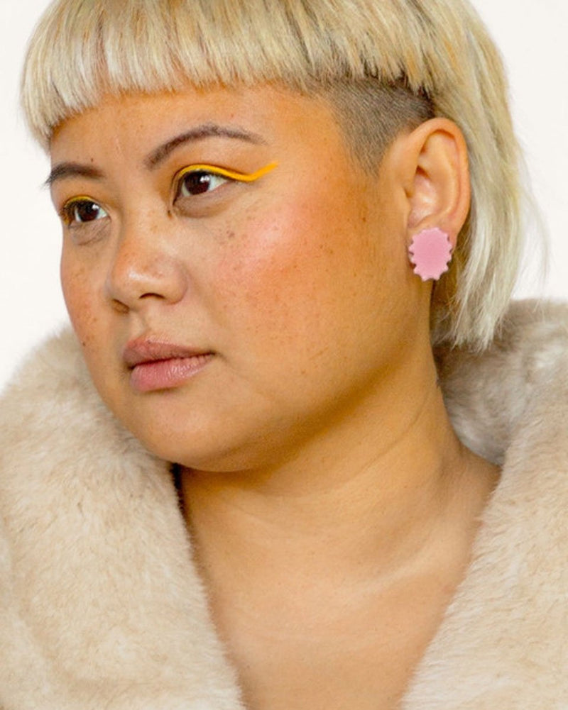 Ecoresin Scallop Earrings - Asymetric Stud