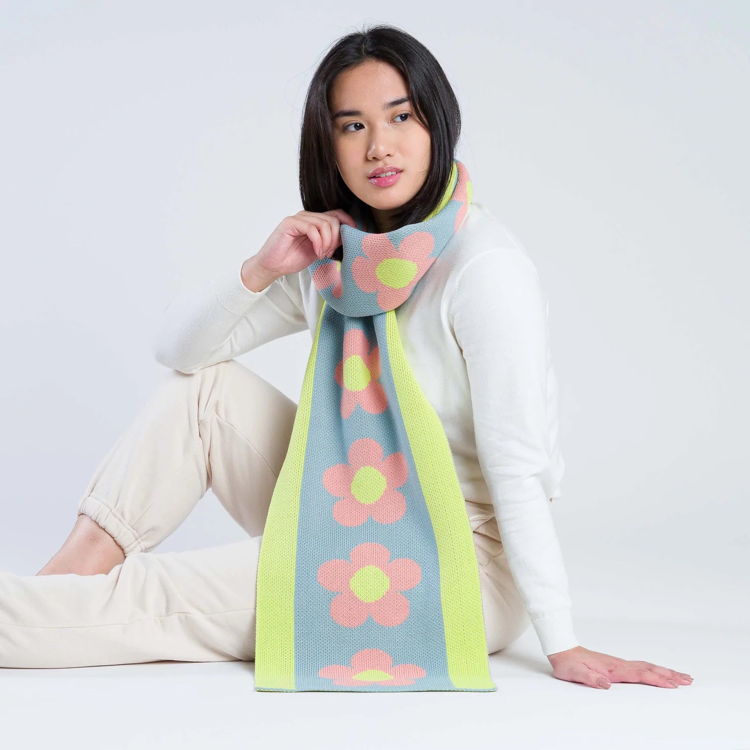 Verloop Scarf- FLOWER STRIPE BIG KNIT SCARF- Stone Blue