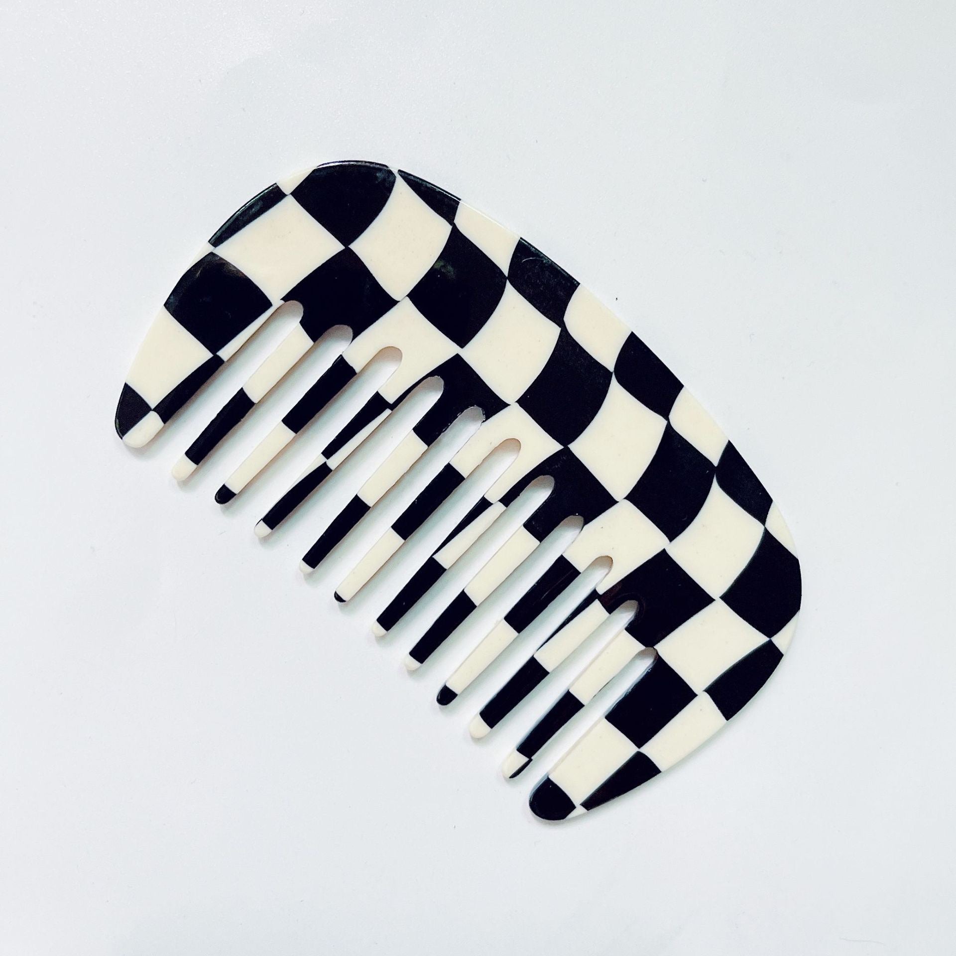 Checkered Comb Oval Small- Black